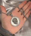 Versace Taşlı Madalyon Gümüş Kolye