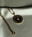 Versace Gurmet Detaylı Altın Madalyon Kolye